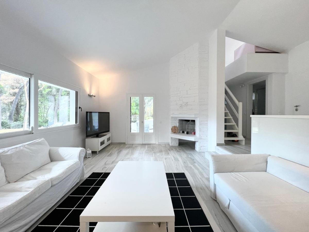 Sani Villa Christy Bagian luar foto